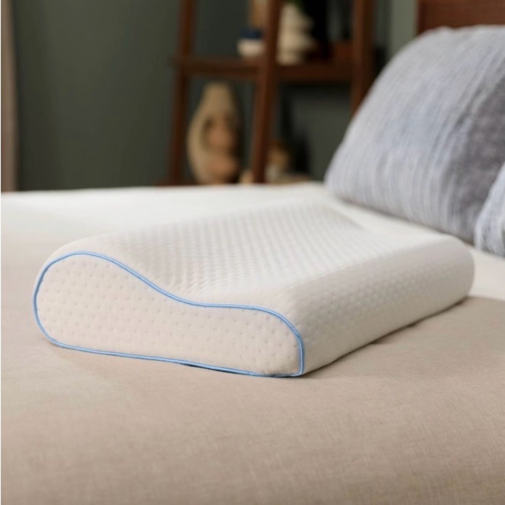 NIB Tempur-pedic Neck Pillow Cooling